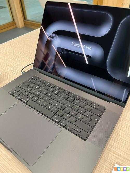 16 岁日本门生 MacBook-Pro 评测：高端与青春的碰撞